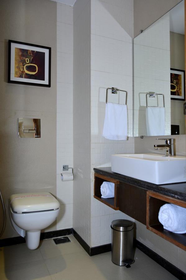 Hotel Orion Premiere Panaji Luaran gambar